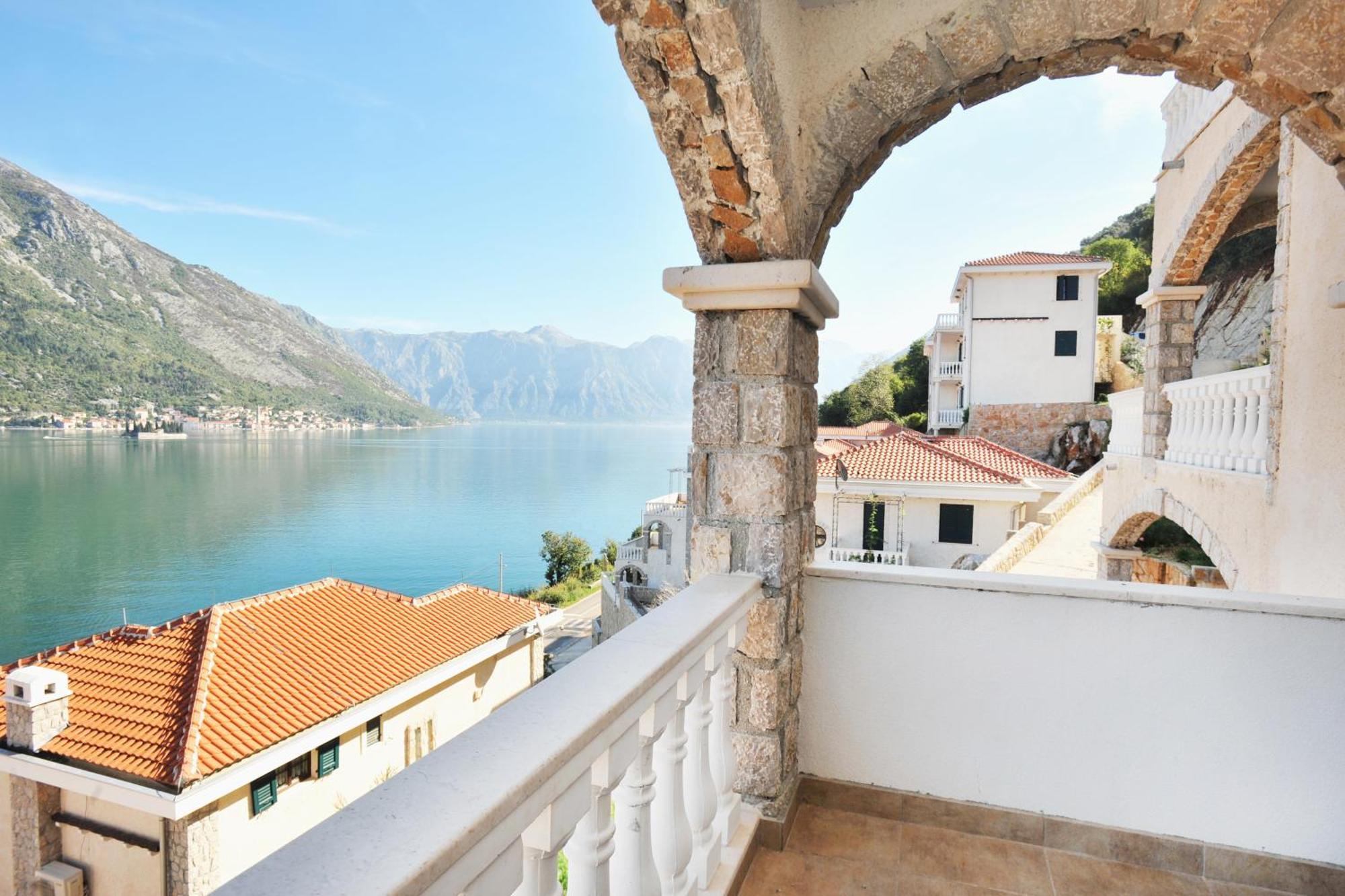 Boka Gardens Seaside Resort Kotor Luaran gambar